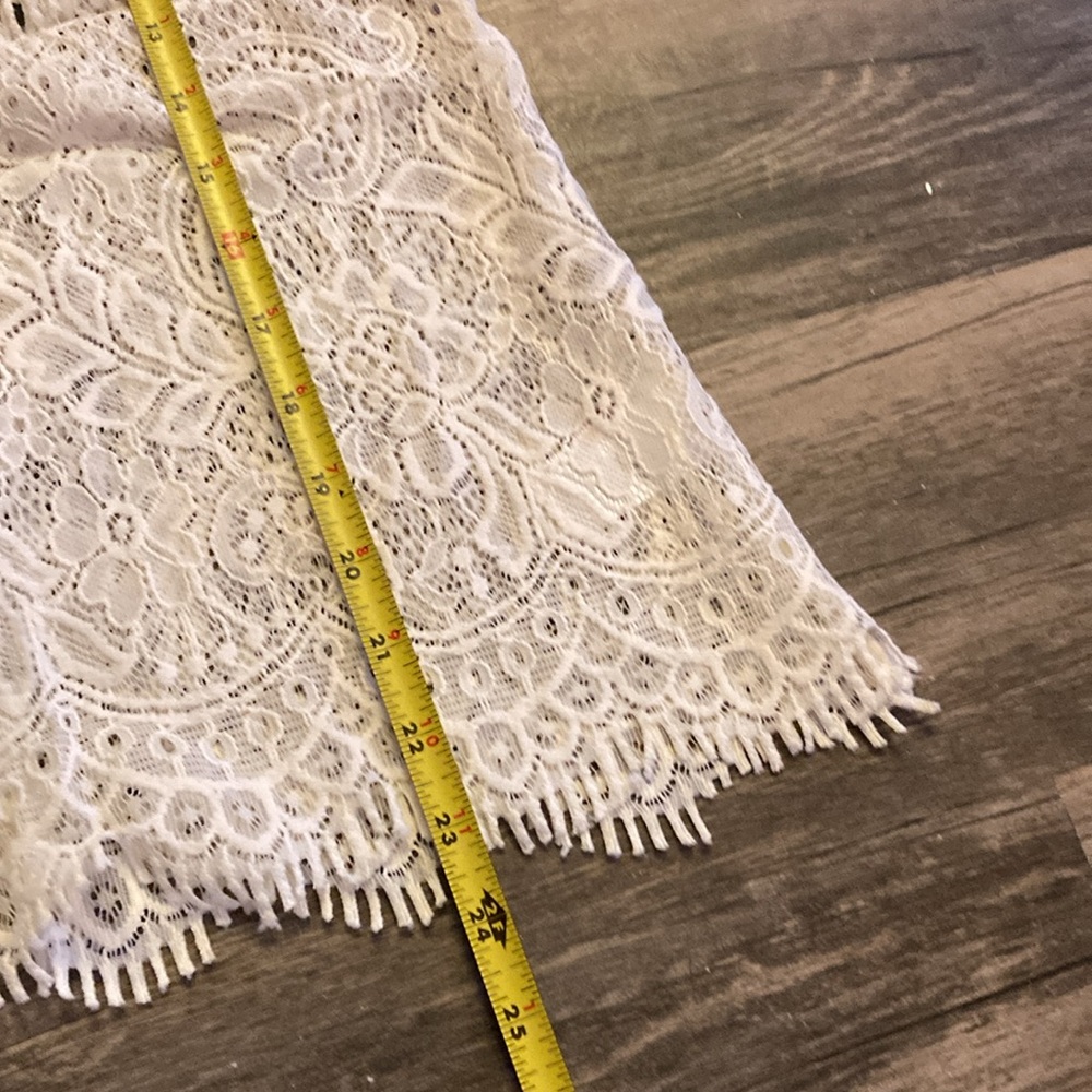 Maurices lace over layer top. Size S - Picture 4 of 8